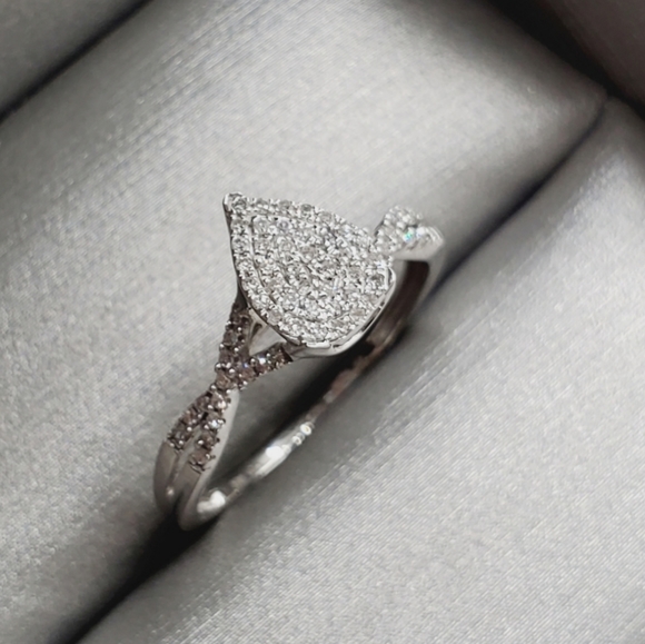 10k Solid White Gold Genuine Diamond Pave Pear Twist Ring - Picture 3 of 3